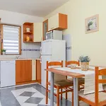 Family-friendly With Swimming Pool Okrug Gornji, Ciovo - 18827 * טרוגיר