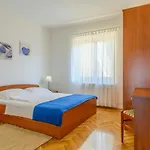 Family-friendly With Swimming Pool Okrug Gornji, Ciovo - 18827 דירה טרוגיר