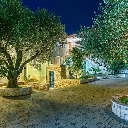 Family Friendly With A Swimming Pool Okrug Gornji, Ciovo - 18827 Apartment