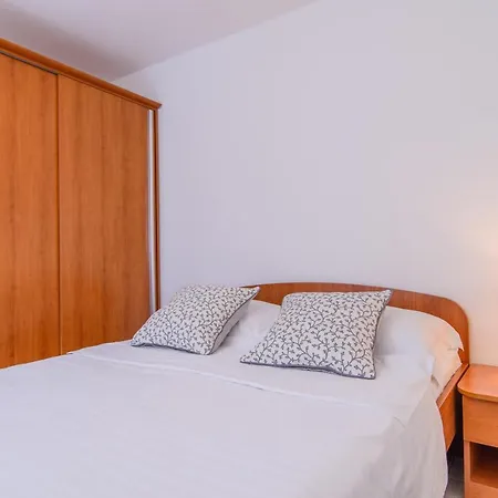 Family Friendly With A Swimming Pool Okrug Gornji, Ciovo - 18827 Apartment *