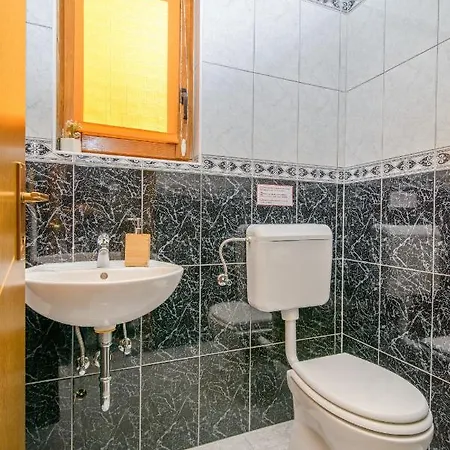 Family Friendly With A Swimming Pool Okrug Gornji, Ciovo - 18827 Apartment