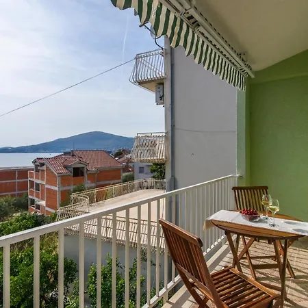 Apartment Family Friendly With A Swimming Pool Okrug Gornji, Ciovo - 18827 *