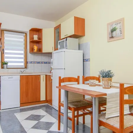 Family Friendly With A Swimming Pool Okrug Gornji, Ciovo - 18827 * Trogir