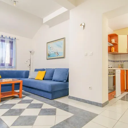 Apartment Family Friendly With A Swimming Pool Okrug Gornji, Ciovo - 18827 Trogir