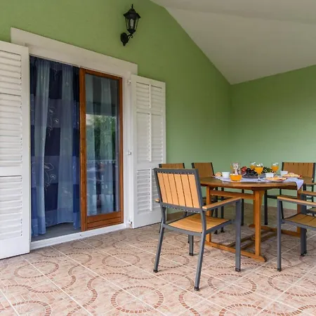 Family Friendly With A Swimming Pool Okrug Gornji, Ciovo - 18827 Trogir