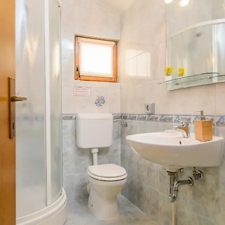 Family Friendly With A Swimming Pool Okrug Gornji, Ciovo - 18827 * Trogir