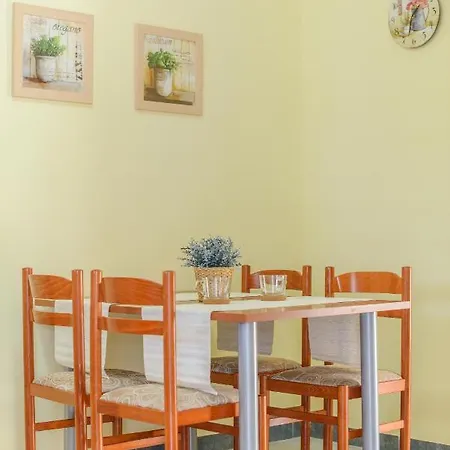 Apartment Family Friendly With A Swimming Pool Okrug Gornji, Ciovo - 18827
