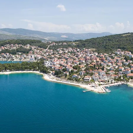 Family-friendly With Swimming Pool Okrug Gornji, Ciovo - 18827 * טרוגיר