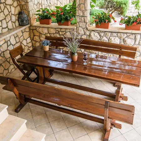 Family-friendly With Swimming Pool Okrug Gornji, Ciovo - 18827 טרוגיר